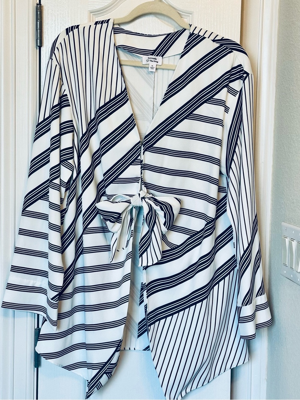 Kerrenly The Drop Striped Wrap Kimono Blazer - Black & White